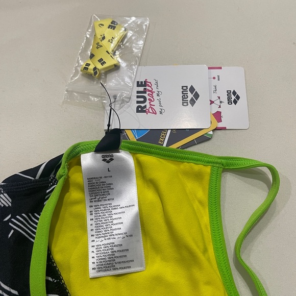 NWT Arena Bandeau BE Bikini Top SIZE L - Picture 3 of 4